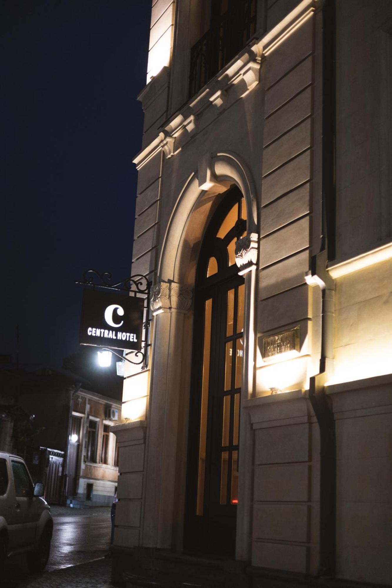 Central Hotel Koutaïssi Extérieur photo