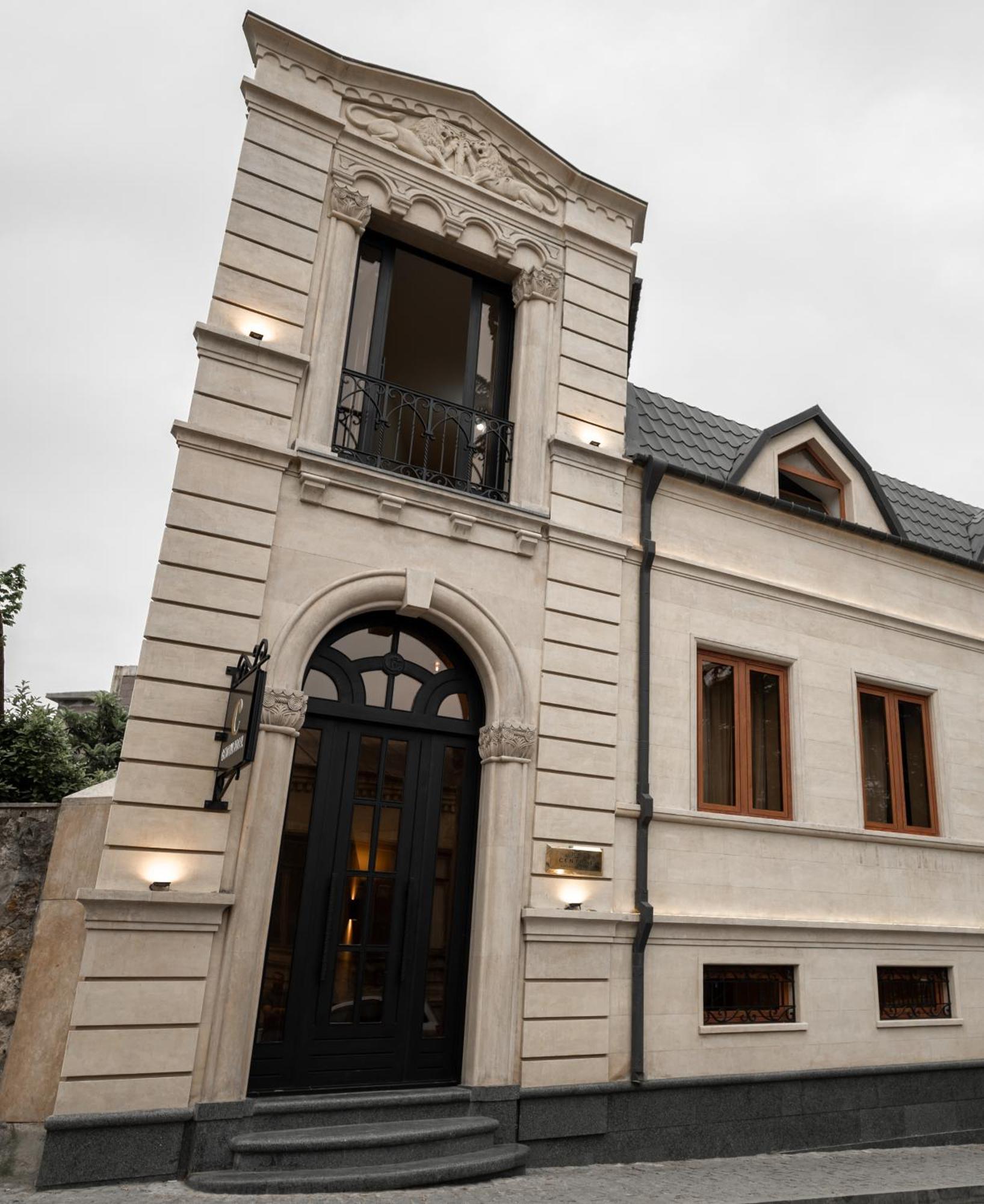 Central Hotel Koutaïssi Extérieur photo