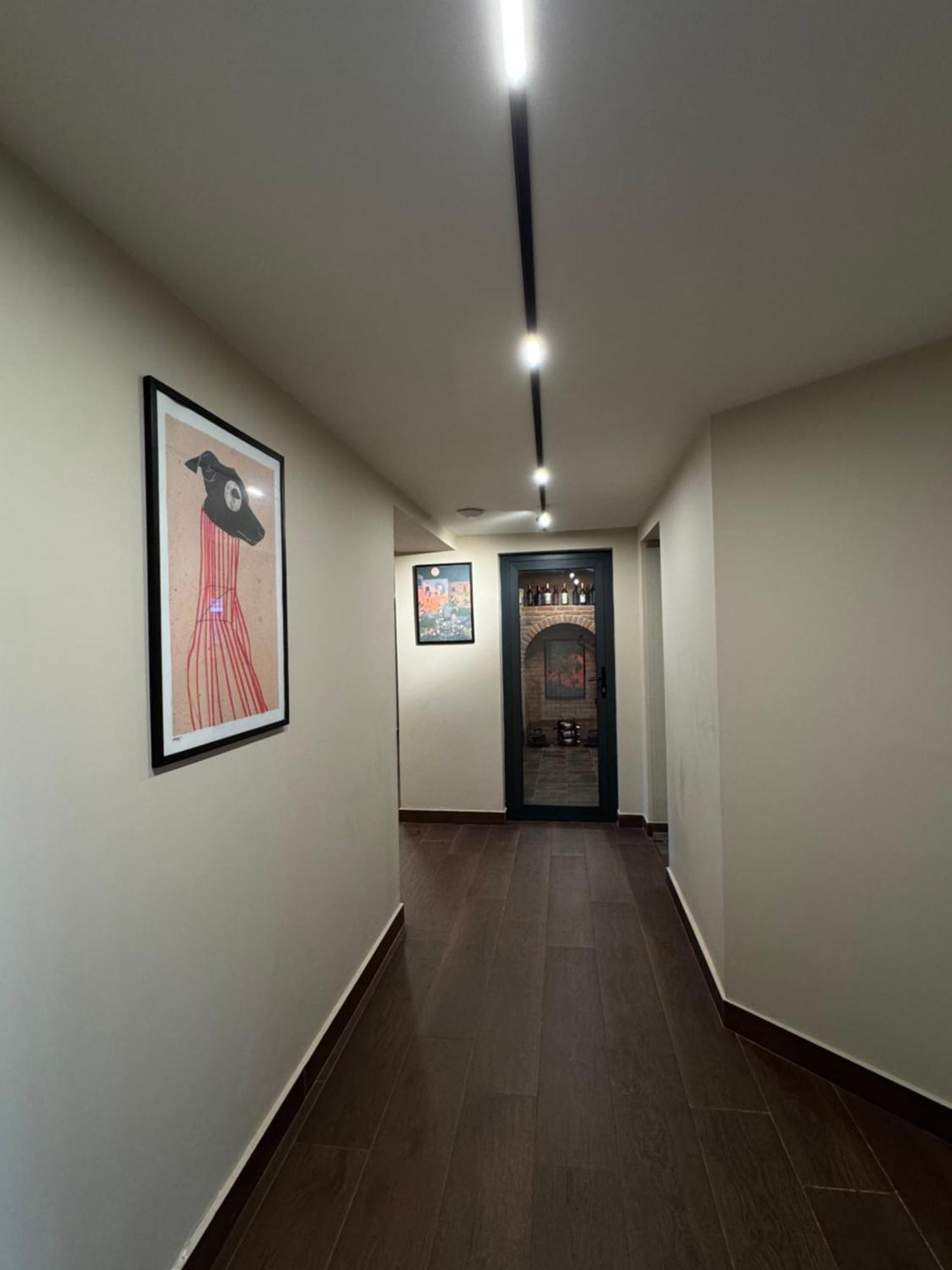 Central Hotel Koutaïssi Extérieur photo
